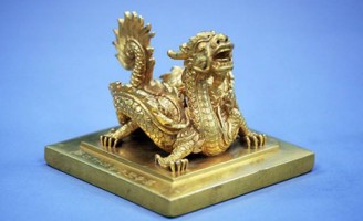 Hình ảnh linh vật Việt Nam trên các món đồ cổ – Triển lãm Linh vật Việt Nam tại bảo tàng LSQG