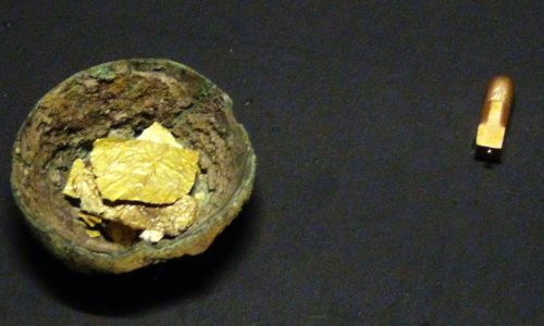 Những cú lừa trong thế giới đồ cổ – kỳ 7 : Câu hỏi quanh chiếc linga bằng vàng