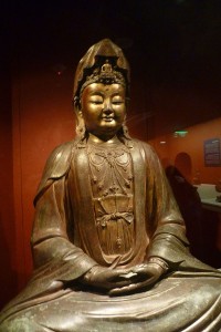 800px-National palace museum-ming dynasty-sitting buddha